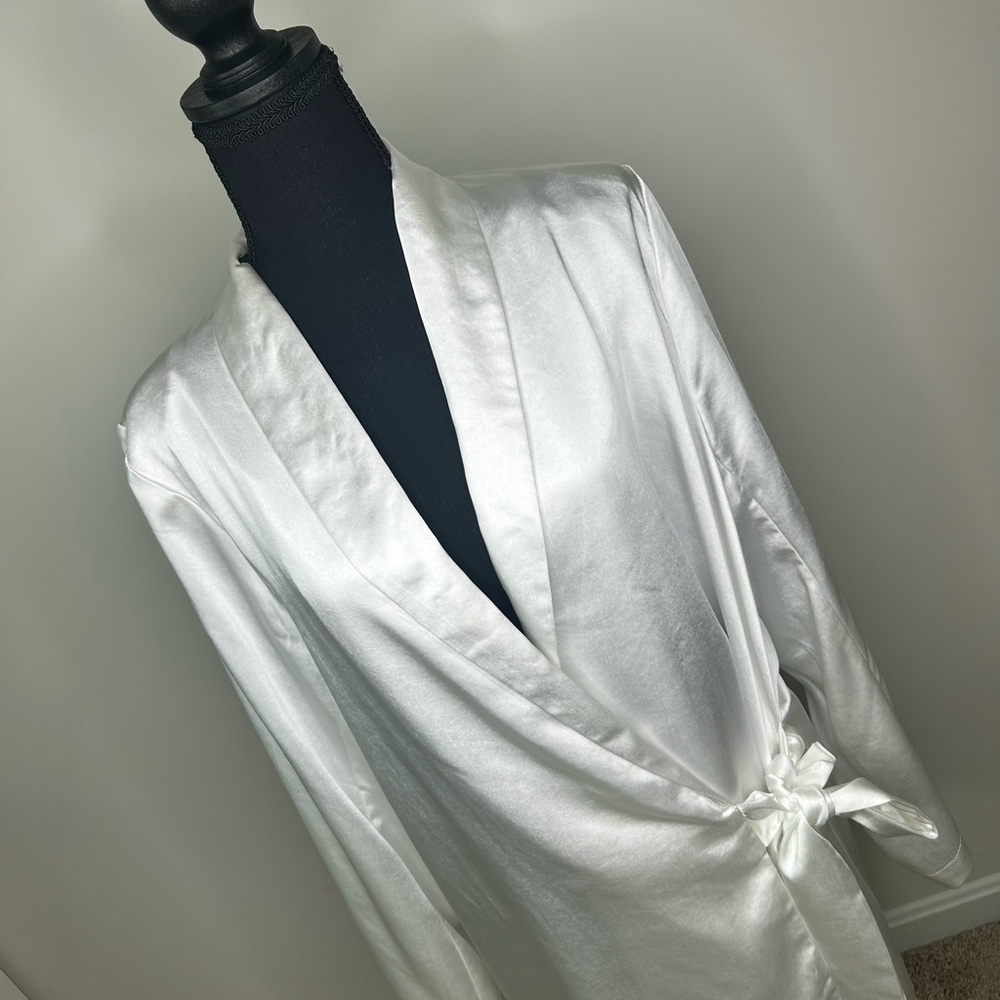 SHEIN White Mini Dress with Wrap Style and V-Neckline